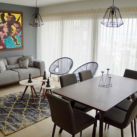 Metropolitan Suites Zapopan Bagian luar foto