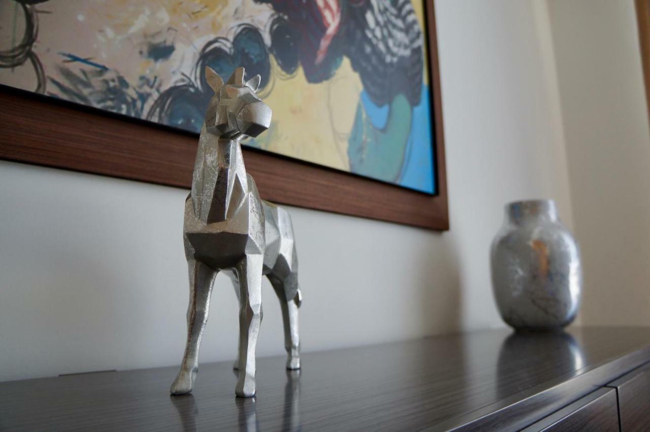 Metropolitan Suites Zapopan Bagian luar foto