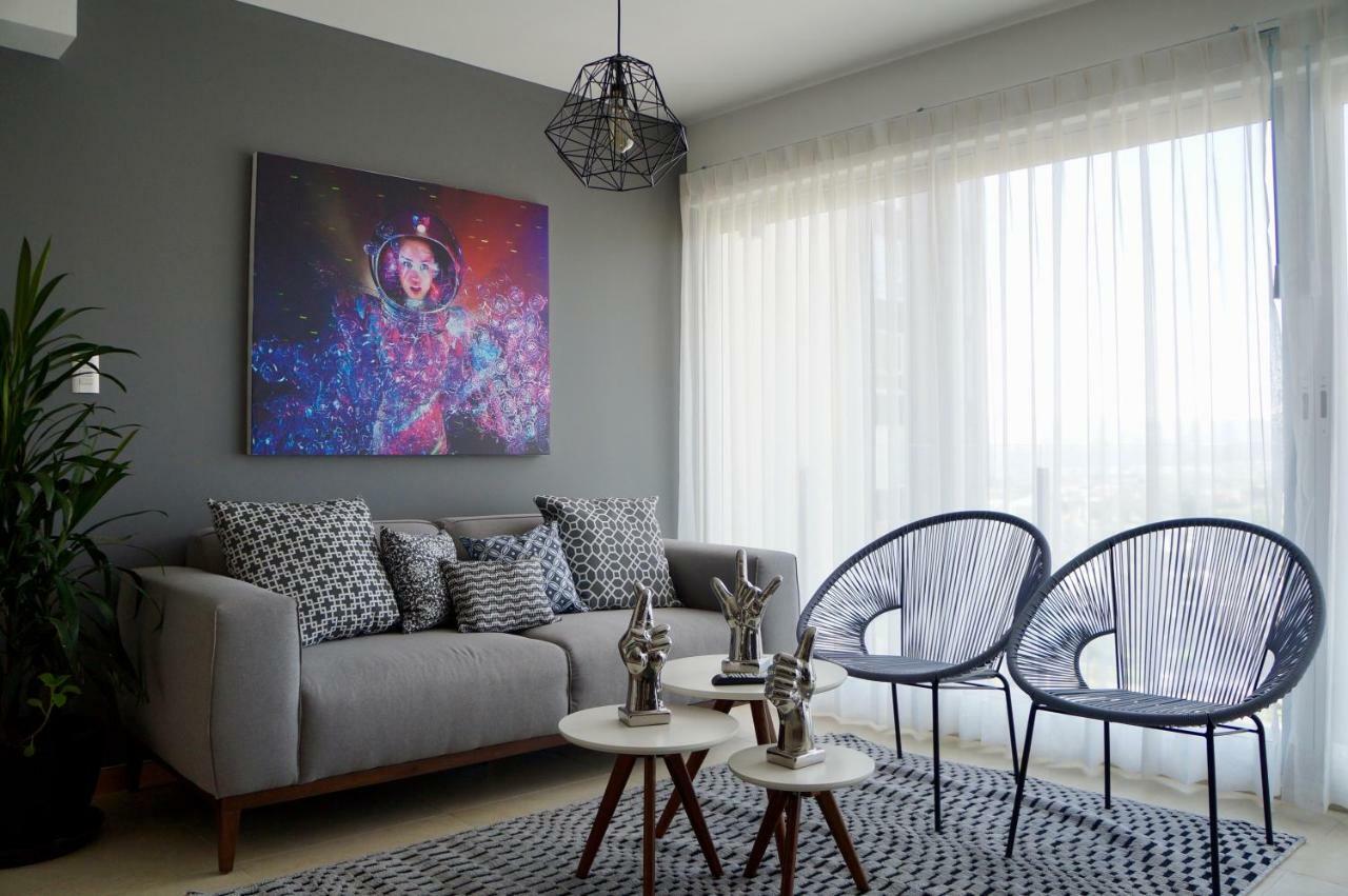 Metropolitan Suites Zapopan Bagian luar foto