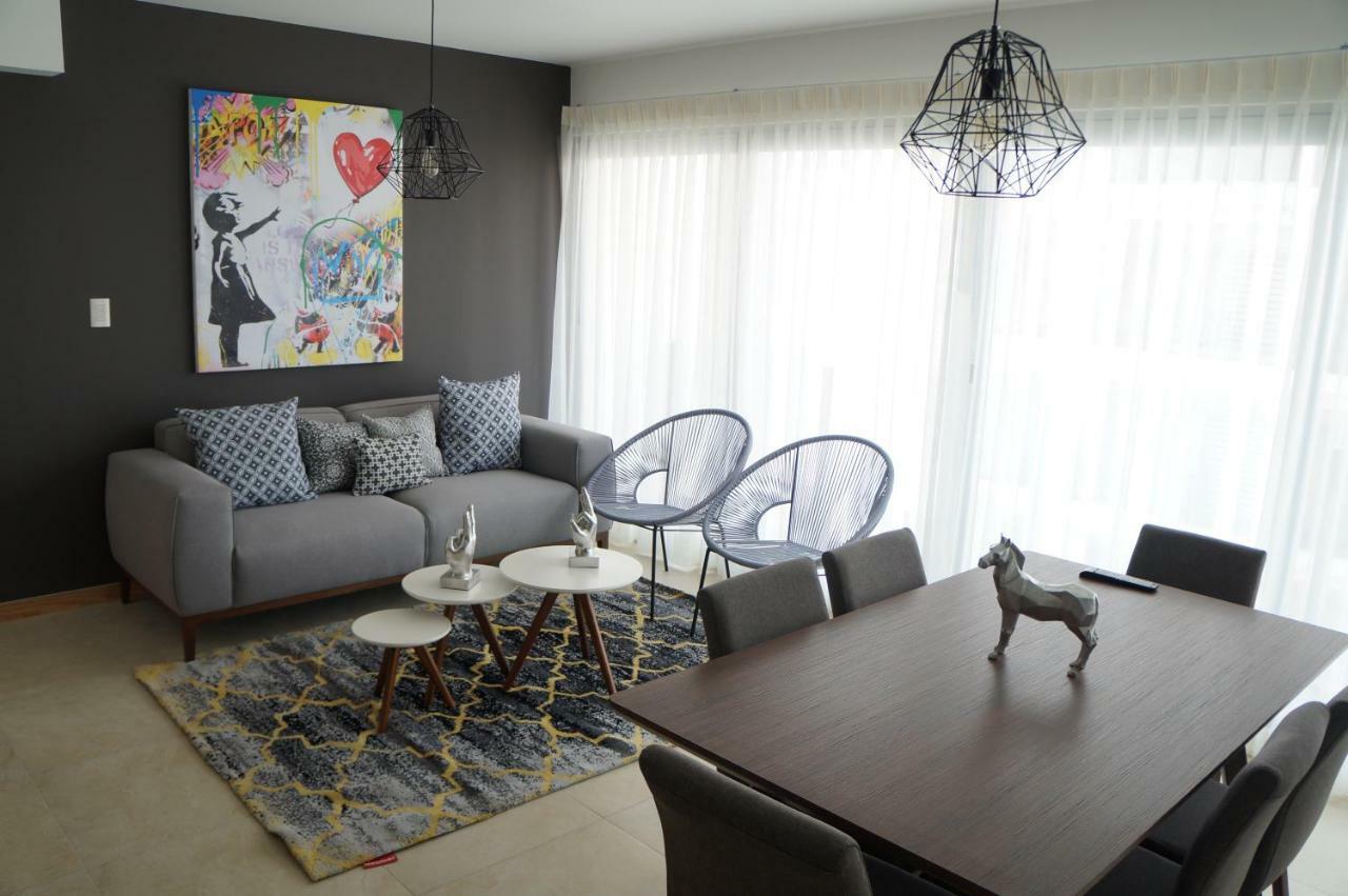 Metropolitan Suites Zapopan Bagian luar foto